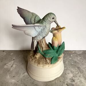VTG Crowning Touch Collection Porcelain Hummingbird Music Box 6” Figurine Japan